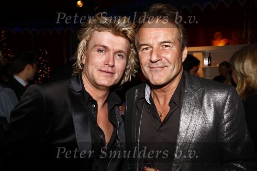 Haarlem 17 december 2008
De ex vriend van Hans Klok Frank met zijn nieuwe vriend en met Hans Klok bij princess kerstborrel in circus Renz.
Peter Smulders bv
