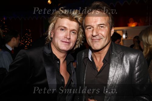 Haarlem 17 december 2008
De ex vriend van Hans Klok Frank met zijn nieuwe vriend en met Hans Klok bij princess kerstborrel in circus Renz.
Peter Smulders bv