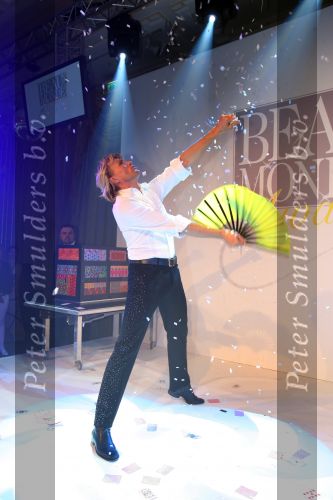 Amsterdam, 30 Oktober 2008
Beau Monde Award 2008
Hans Klok tijdens zijn openings act
Foto Peter Smulders BV