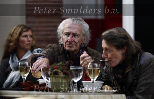 Amsterdam 5 november 2008
Harry Mulisch met zijn vrouw op terras in amsterdam.
Peter Smulders bv