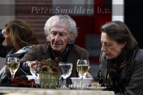 Amsterdam 5 november 2008
Harry Mulisch met zijn vrouw op terras in amsterdam.
Peter Smulders bv