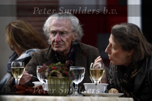 Amsterdam 5 november 2008
Harry Mulisch met zijn vrouw op terras in amsterdam.
Peter Smulders bv