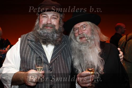 Gouda 23 december 2008
Premiee van Anatevka in de goudse schouwburg. Harry Slinger met Bert Simhoffer
Peter Smulders bv