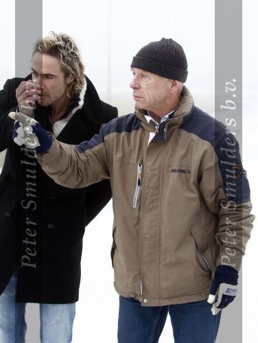 Biddinghuizen 23 december 2008
eerste dag van de film de hel van 63 op de schaatsbaan in Biddinghuizen met Henk Gemser Chris Zegers Cas Jansen en Chava voor in t Holt.
Peter Smulders bv
