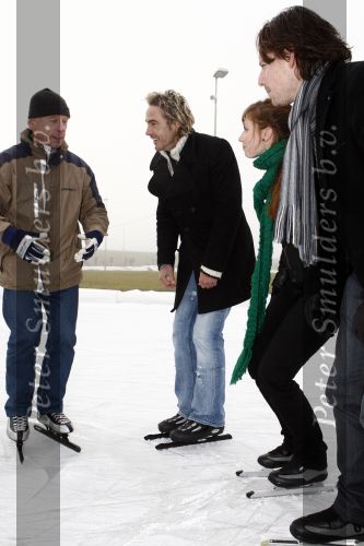 Biddinghuizen 23 december 2008
eerste dag van de film de hel van 63 op de schaatsbaan in Biddinghuizen met Henk Gemser Chris Zegers Cas Jansen en Chava voor in t Holt.
Peter Smulders bv