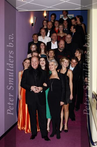 Gouda 23 december 2008
Premiee van Anatevka in de goudse schouwburg. Henk Poort en Doris Baaten met de rest van de cast
Peter Smulders bv
