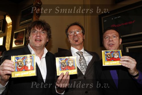 Amsterdam 15 april 2008
Presentatie cd het goede doel met Henk Temming en Henk Westbroek bij de kroon in amsterdam.
Peter Smulders bv