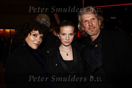 Gouda 23 december 2008
Premiere Anatevka in de goudse schouwburg. henriette Tol met man en dochter
Peter Smulders bv