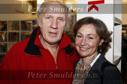 Amsterdam 11 november 2008
Herman v Veen bij presentatie van sinterklaas boek in de bibliotheek in Amsterdam. Herman v Veen met vrouw
Peter Smulders bv