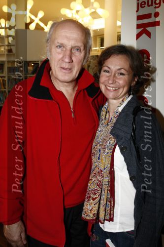 Amsterdam 11 november 2008
Herman v Veen bij presentatie van sinterklaas boek in de bibliotheek in Amsterdam. Herman v Veen met vrouw
Peter Smulders bv