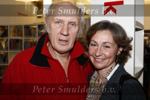 Amsterdam 11 november 2008
Herman v Veen bij presentatie van sinterklaas boek in de bibliotheek in Amsterdam. Herman v Veen met vrouw
Peter Smulders bv
