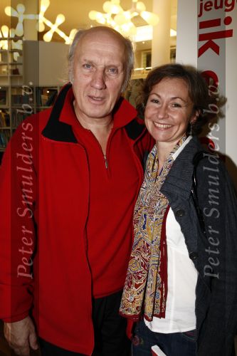 Amsterdam 11 november 2008
Herman v Veen bij presentatie van sinterklaas boek in de bibliotheek in Amsterdam. Herman v Veen met vrouw
Peter Smulders bv