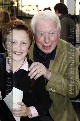 Amsterdam 6 oktober 2008
Premiere film huis Anubis in de theaterfabriek. Hero Muller met kleinzoon Danny
Peter Smulders bv