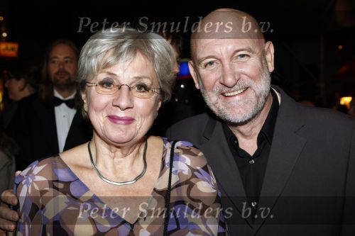 Amsterdam 17 november 2008
Premiere oorlogswinter in Tuschinski. Hugo Metsers met Pleuni Touw
Peter Smulderrs bv