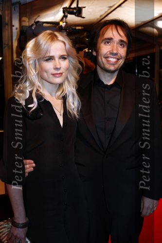 Amstedam 8 december 2008
Prmiere film Wit licht in Tuschinski.
Ilse Delange met vriend