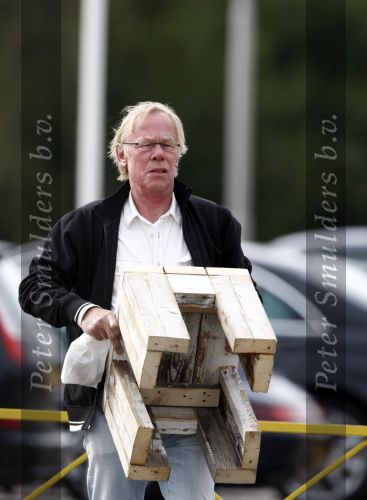 Amsterdam/aalsmeer 4 oktober 2008
Jack Spijkerman doet boodschappen bij tuincentrum.
Peter Smulders bv