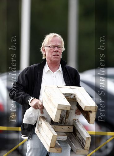 Amsterdam/aalsmeer 4 oktober 2008
Jack Spijkerman doet boodschappen bij tuincentrum.
Peter Smulders bv