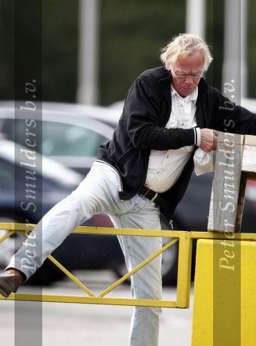 Amsterdam/aalsmeer 4 oktober 2008
Jack Spijkerman doet boodschappen bij tuincentrum.
Peter Smulders bv