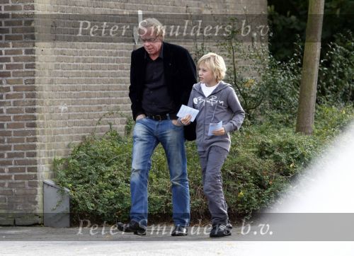 Amsterdam 8 oktober 2008
Jack Spijkerman op zij 60e verjaardag aan het winkelen met zijn zoon Joska.
Peter Smulders bv