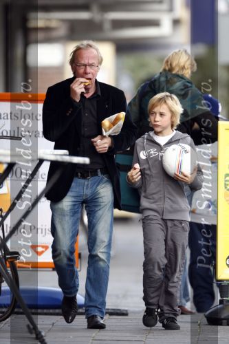 Amsterdam 8 oktober 2008
Jack Spijkerman op zij 60e verjaardag aan het winkelen met zijn zoon Joska.
Peter Smulders bv