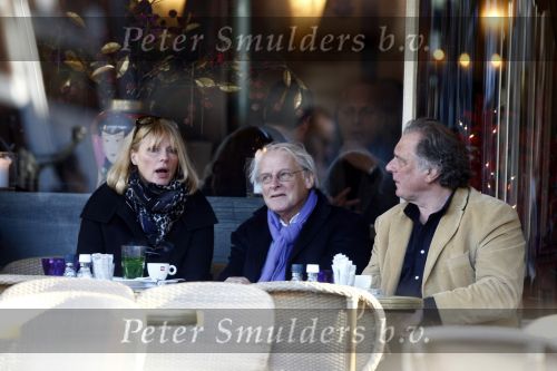 Amsterdam 10 december 2008
Jan Cremer met zijn vrouw Babette en een kennis op terras.
Peter Smulders bv