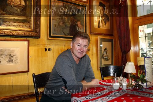 Volendam 18 november 2008
Er kmt een real life soap over volendamet oa Nick en Simon Ruud Gerda Jan en Monique Smit Jan Keizer Jack Veerman met vrouw Jaap Aloys en Alice Buys. Richarda v Kasbergen geeft rondleidingen in Volendam
Peter Smulders bv