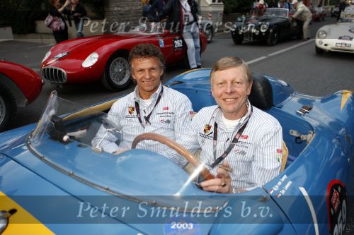 Brescia 15 mei 2008
Start van de Mille Miglia in Brescia. State of art rijdt met 2 porsches mee. 
Gijs v Lennep en Jan Lammers
