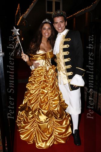 Amsterdam 21 december 2008
House warm party van Jan Smit en Yolanthe Cabau v Kasbergen. Iedereen is verkleed in kleding uit sprookjes.
Peter Smulders bv