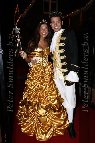 Amsterdam 21 december 2008
House warm party van Jan Smit en Yolanthe Cabau v Kasbergen. Iedereen is verkleed in kleding uit sprookjes.
Peter Smulders bv