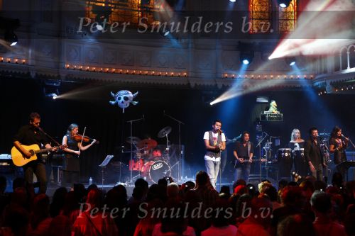 Amsterdam 28 augustus 2008
Presentatie cd en optreden van Jan Smit in paradiso.
Edwin Evers reikt de eerste cd en gouden plaat uit.