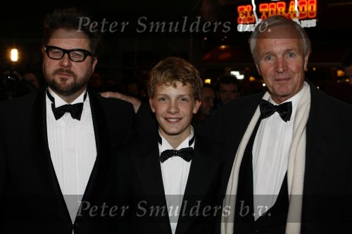 Amsterdam 17 november 2008
Premiere oorlogswinter in Tuschinski. Jan Terlouw met Martijn Lakemeier en Martin Koolhoven
Peter Smulderrs bv