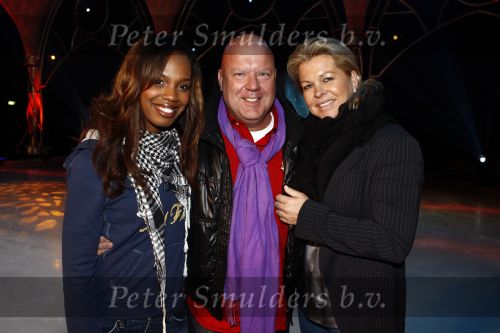Amsterdam 9 december 2008
Opnames voor sterren kinderen dansen op het ijs. Jasmine Sendar Gaston Starreveld en Bartina Koeman
Peter Smulders bv