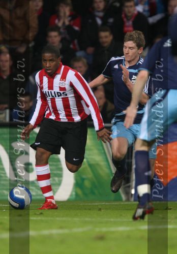 Eindhoven, 19 Maart 2008 Kompetitiewedstrijd PSV-AJAX, eindstand 0-0 
Seizoen 2007/2008
Jefferson Farfan in duel met Jan Vertonghen