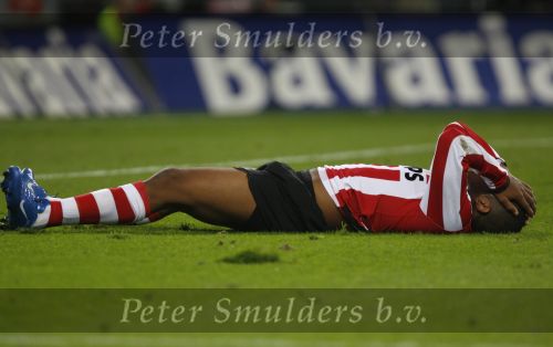 Eindhoven, 20 Oktober 2007
Kompetitiewedstrijd PSV-VVV, eindstand 3-1
Seizoen 2007/2008
Jefferson Farfan is onderuit gehaald