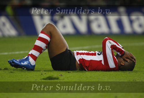 Eindhoven, 20 Oktober 2007
Kompetitiewedstrijd PSV-VVV, eindstand 3-1
Seizoen 2007/2008
Jefferson Farfan is onderuit gehaald