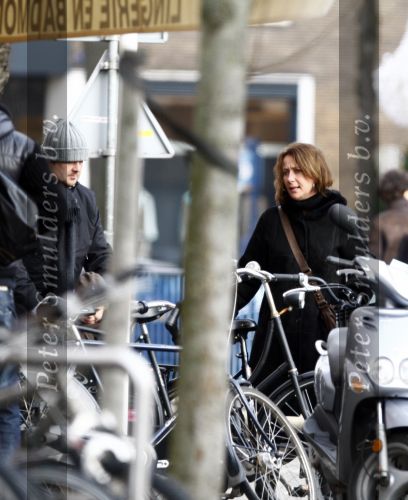 Amsterdam 27 december 2008
Jennemiek Spijkerman met vriend en zijn dochter op de fiets in Amsterdam.
Peter Smulders bv