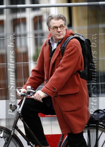 Amsterdam 26 november 2008
Jeroen Krabbe met zijn rugzak op de fiets in Amsterdam.
Peter Smulders bv