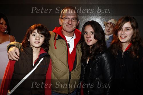 Amsterdam 9 december 2008
Premiere High school musical 3 in pathe arena. Jeroen v Inkel met dochters 
Peter Smulders bv