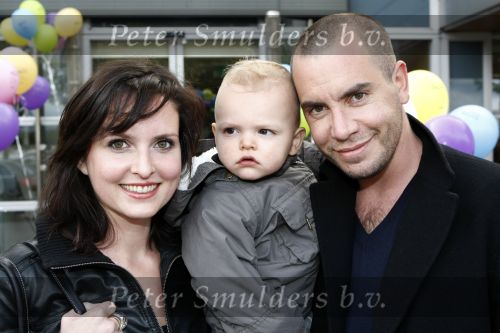 Amsterdam 4 oktober 2008
Premiere Grote Terra in de meervaart. Jeroen v Koningsbrugge met vrouw en dochtertje
Peter Smulders bv