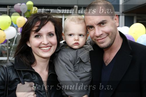 Amsterdam 4 oktober 2008
Premiere Grote Terra in de meervaart. Jeroen v Koningsbrugge met vrouw en dochtertje
Peter Smulders bv