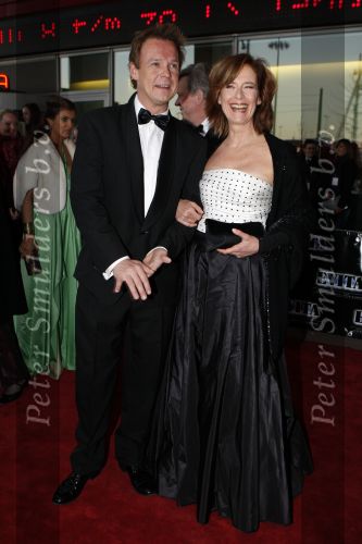 Rotterdam 16 december 2007
premiere Evita in het nieuwe Luxor theater. Jette v d Mey met een vriend
Peter Smulders bv