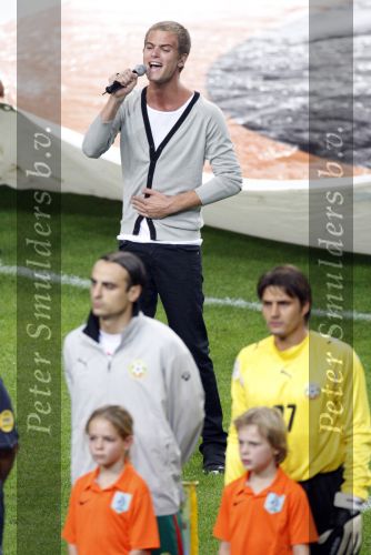 Amsterdam 8 september 2007
kwalificatieduel voor EK tussen Nederland en Bulgarije in de amsterdam arena. Nederland wint met 2-0. Jim Bakkum zingt het volkslied