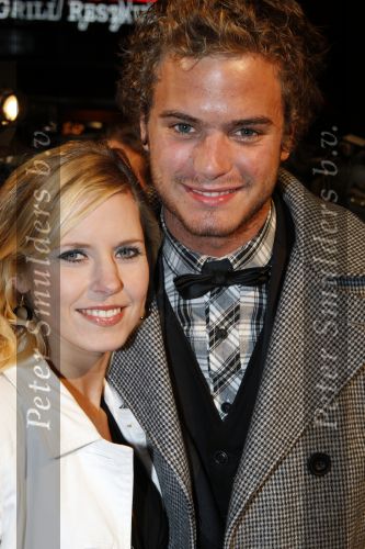 Amsterdam 19 november 2007
Premiere van de scheepsjongens van de bontekoe in tuschinski. Jim Bakkum met zijn vriendin Bettina Holwerda