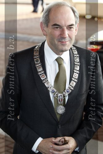 Amsterdam 3 december 2008
Prins Claus prijzen in het ij theater. Aanwezig zijn Koningin Beatrix , Prinses Maxima in tijger print outfit Prins Willem Alexander Mabel Wisse Smit Prins Friso en Prinses Laurentien en Prins Constantijn. Job Cohen
Peter Smulders bv