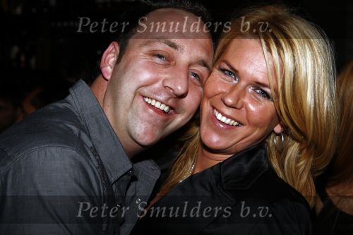 Amsterdam 15 december 2008
Presentatie kalendar van Amanda uit de gouden kooi bij cafe Willemspark. Job  Jop ui de bus met vrouw
Peter Smulders bv