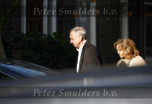 Amsterdam 8 november 2008
Johan Cruijff aan het winekelen met zijn vrouw Danny en dochter Chantal. Daarna gaan ze naar huis.
Peter Smulders bv
