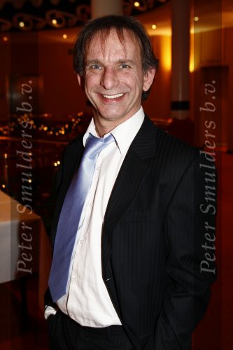 Zeist 27 december 2008
45 jarig artiesten jubileum van Ronnie Tober in he Fygi theater. Johan Vlemmix
Peter Smulders bv