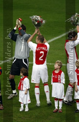 Amsterdam, 30 Januari 2008 Kompetitiewedstrijd AJAX-PSV, eindstand 0-2
Seizoen 2007/2008
John Heitinga met zijn jongste broertje Joey Heitinga