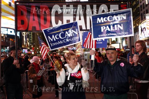 New York 3 november 2008
John Mc Cain aanhangers op time square in New York.
Peter Smulders bv