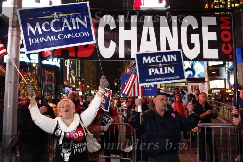 New York 3 november 2008
John Mc Cain aanhangers op time square in New York.
Peter Smulders bv